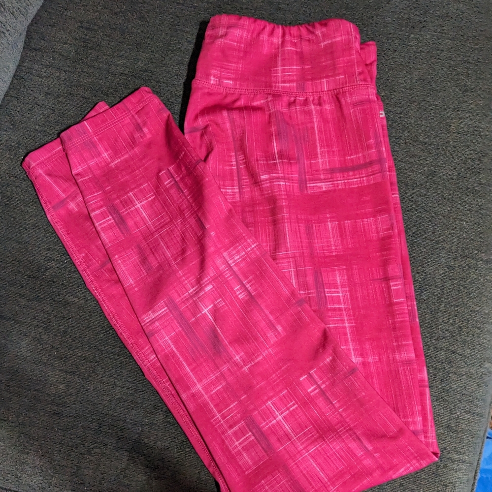 Hot pink patterned athletic leggings
